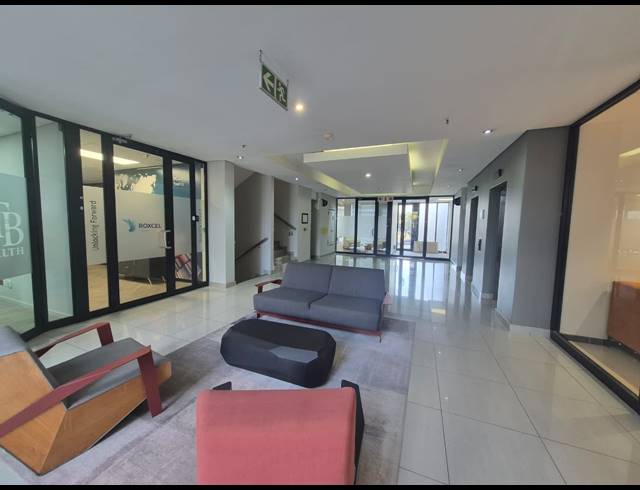146M² OFFICE TO LET IN SANDHURST
